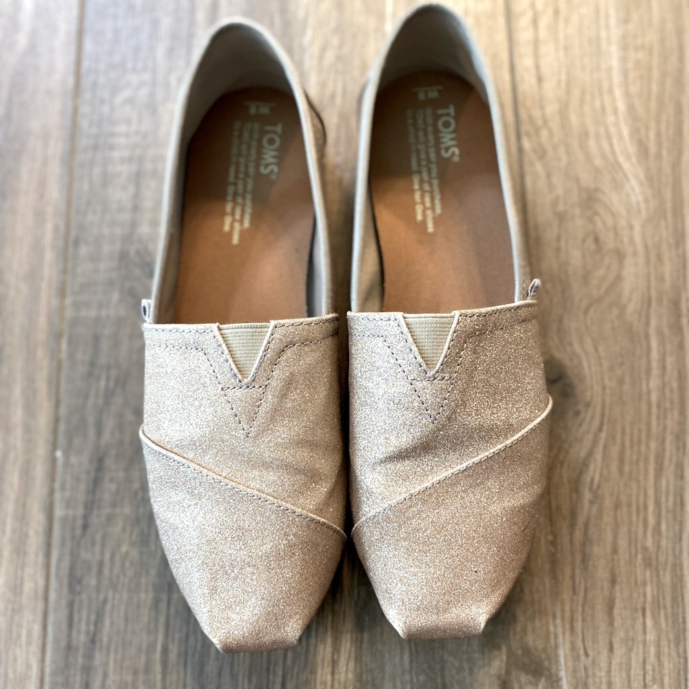 Metallic Rose Gold Tom’s Size 8